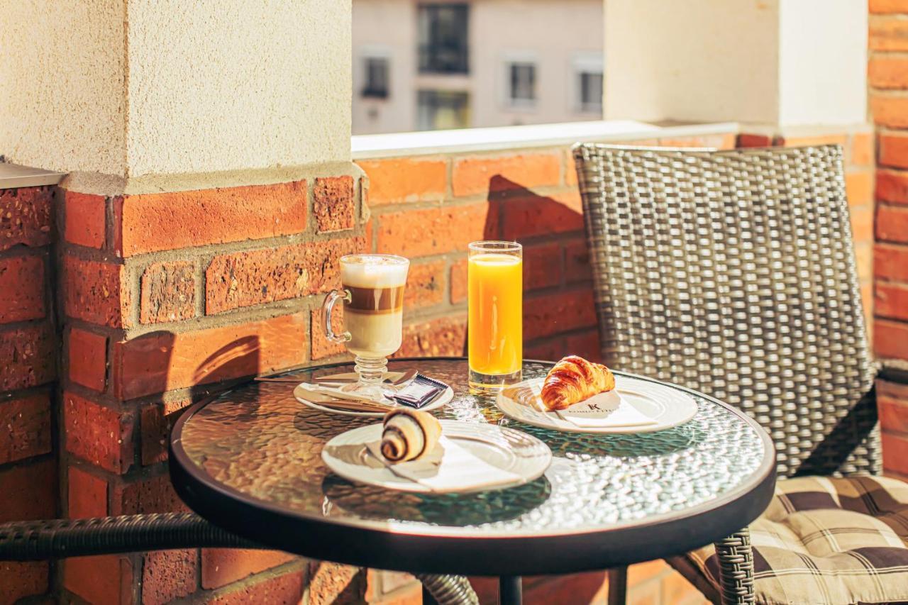 Komlo Hotel Gyula Zewnętrze zdjęcie