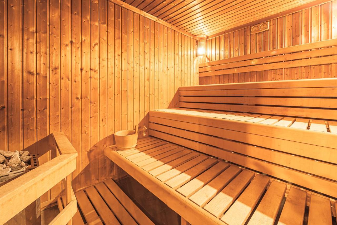 Komlo Hotel Gyula Zewnętrze zdjęcie