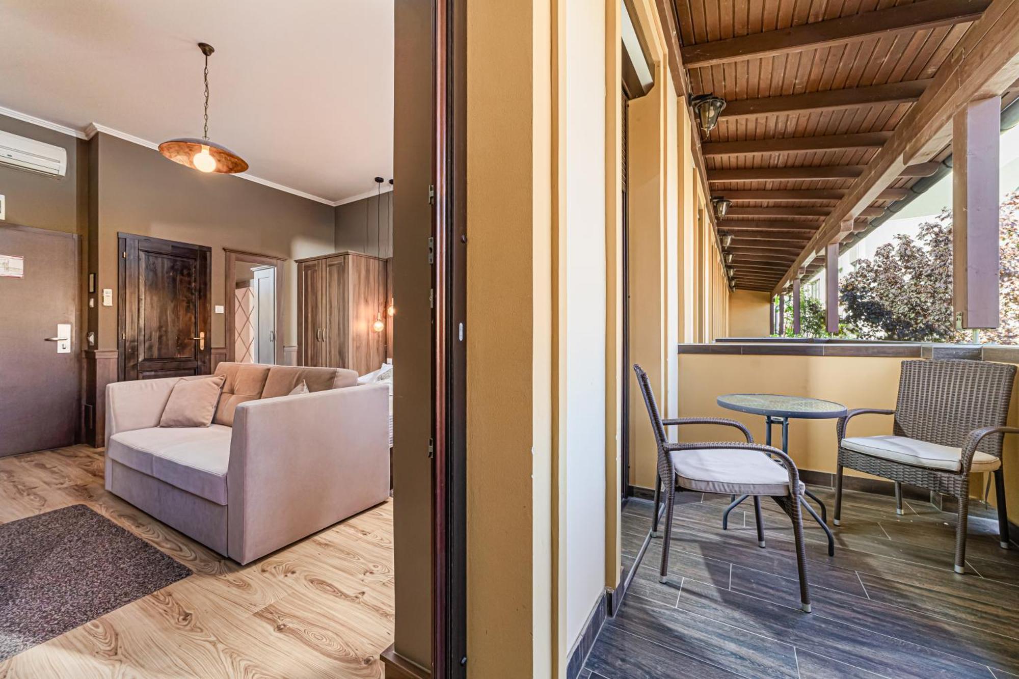 Komlo Hotel Gyula Zewnętrze zdjęcie