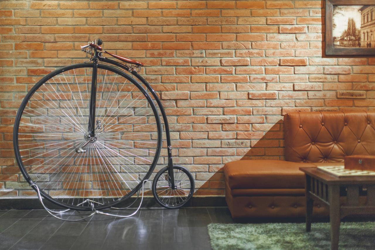 Komlo Hotel Gyula Zewnętrze zdjęcie